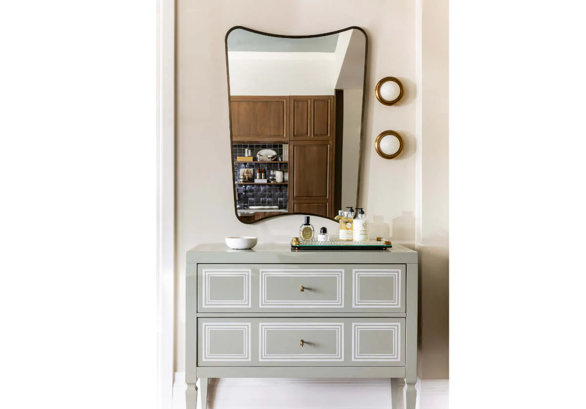 ALYS SCONCE - Image 7